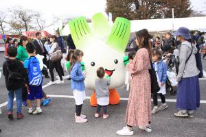 産業文化祭会場内でのまこりん